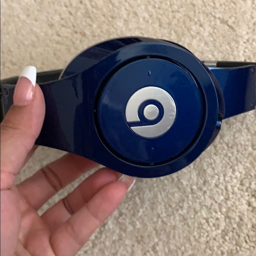 Headphones beats by Dre